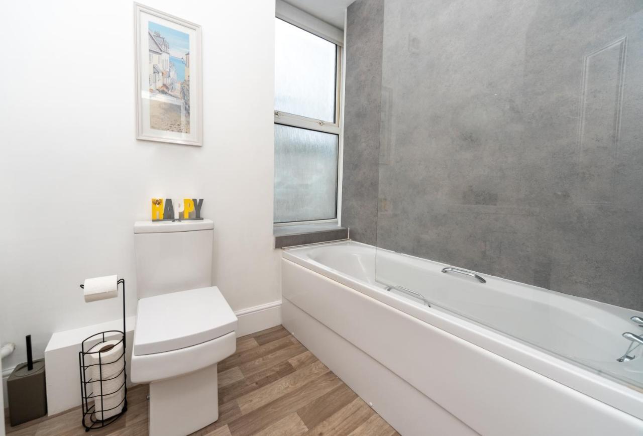 Sea Views Stunning 2 Bedroom Apartment # Lowestoft Exteriör bild