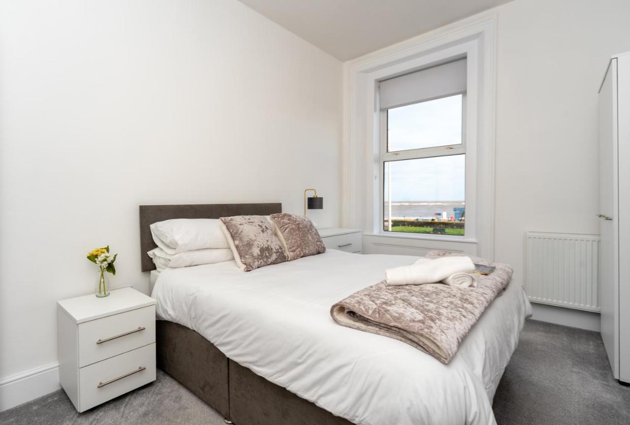 Sea Views Stunning 2 Bedroom Apartment # Lowestoft Exteriör bild