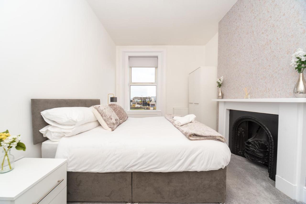 Sea Views Stunning 2 Bedroom Apartment # Lowestoft Exteriör bild